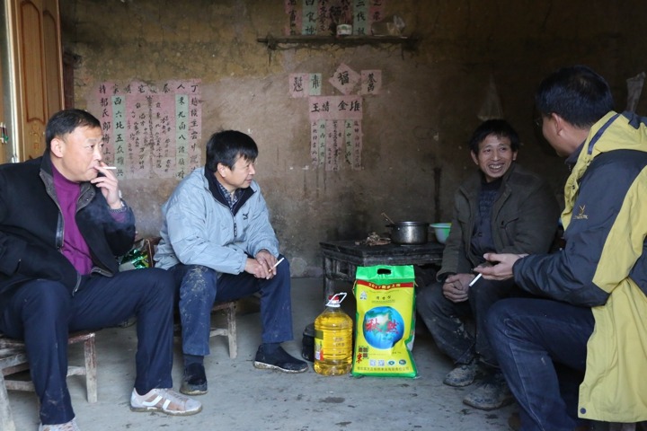 张武生等公司向导到扶贫挂钩村寿山村调研