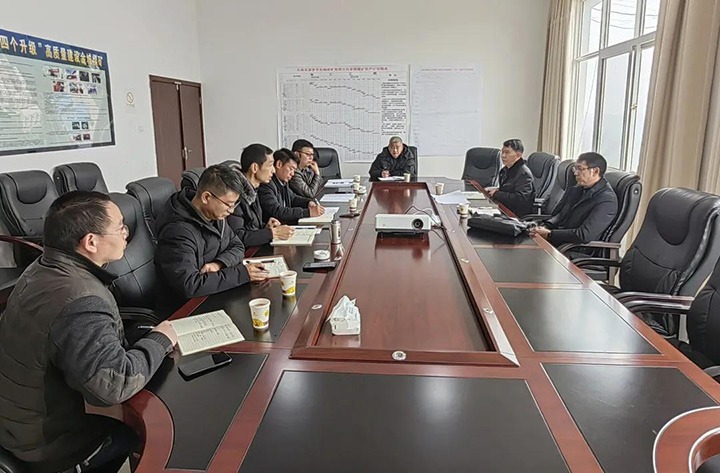 云煤（esball世博）集团党委委员、副总司理缪和星一行到云南东源罗平东城煤矿有限公司督导调研