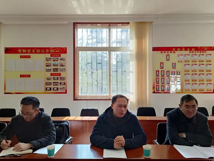 云煤（esball世博）集团党委委员、副总司理张清到可保煤矿公司开展春节送温暖慰问活动