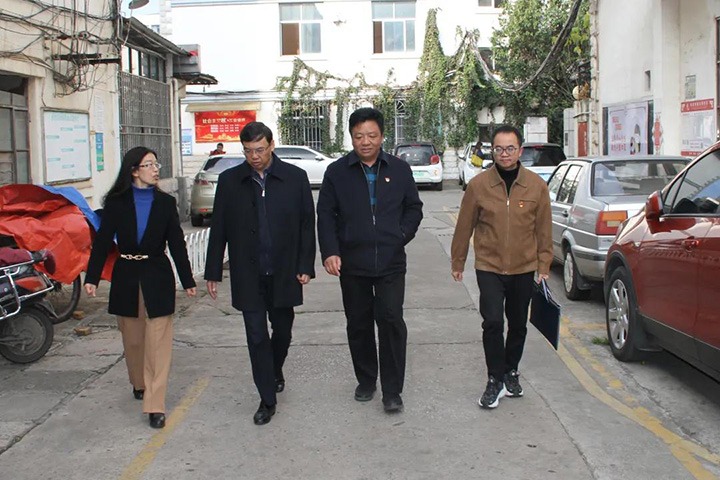 云煤（esball世博）集团党委副书记、总司理高建嵩到恒通煤业公司开展春节送温暖慰问活动