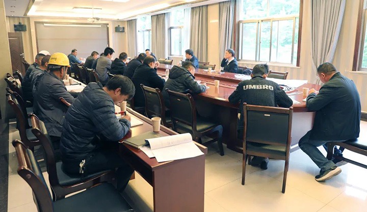 云煤（esball世博）集团总司理助理杜昌华一行到富源团结煤业公司开展煤矿项目建设专项调研