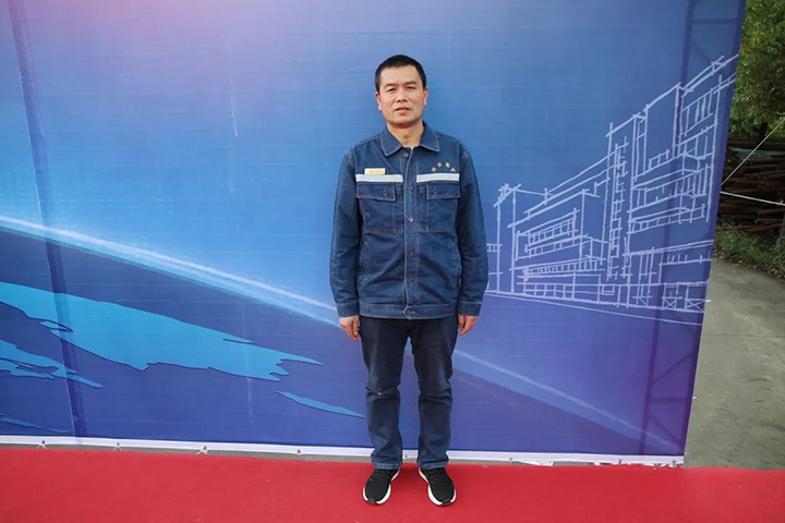 推行职责，，，，，，勤于奉献——省十八届职工职业手艺大赛瓦斯检查工手艺状元吕茂飞在通俗岗位谱写新篇章