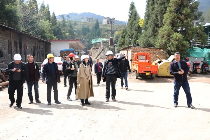 云煤（esball世博）集团党委委员、财务总监莫晓丹到富源团结煤业有限公司调研