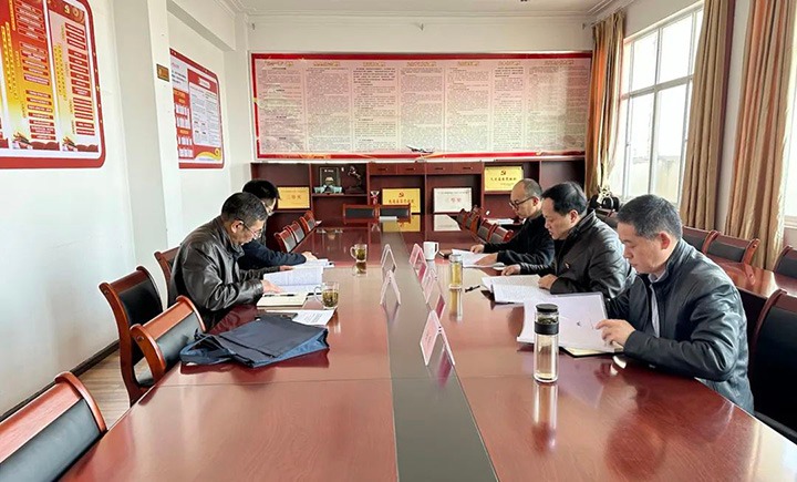 云煤（esball世博）集团指导组到石油化工供销公司指导民主生涯会