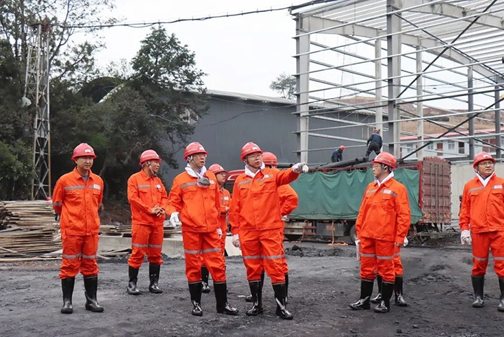 【主题教育】云煤（esball世博）集团党委副书记、副董事长、总司理高建嵩到罗平东城煤矿公司开展主题教育调研