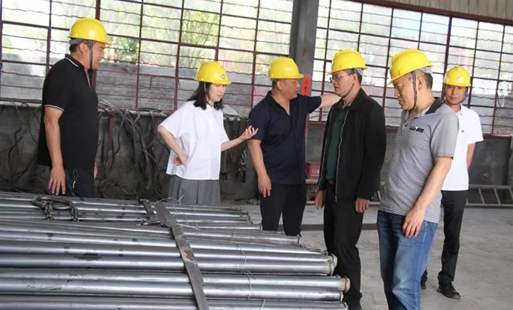 【主题教育】云煤（esball世博）集团党委委员、财务总监莫晓丹一行到一平浪煤矿开展主题教育调研