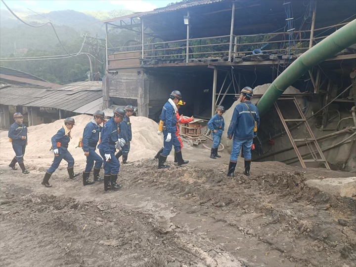 【聚焦云煤】云煤（esball世博）集团党委副书记、副董事长、总司理高建嵩到源能矿建胜利煤矿项目部检查