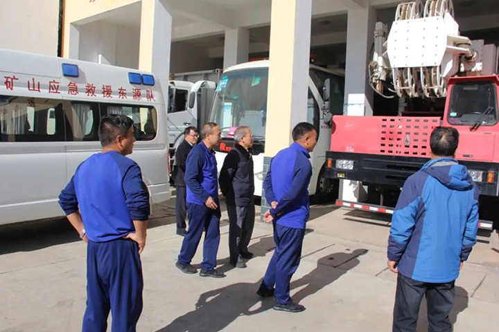 【聚焦云煤】云煤（esball世博）集团党委委员、纪委书记、省监委驻集团监察专员翁立志一行到国家矿山应抢救援东源队检查指导事情