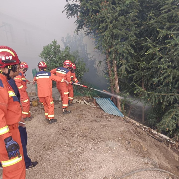 【聚焦云煤】你们来了，，，，，，我们就放心了——东源队乐成杀绝富源县山火