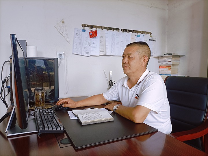 朱鹏勋：以责任与继承誊写欠亨俗