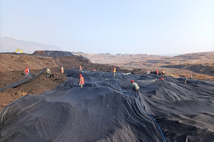 可保煤矿以行动践行环保使命为煤堆批上“绿色外衣”