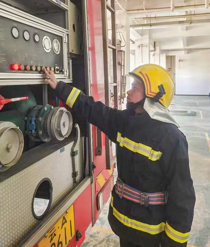 17.先锋化工 李金良 单位01.jpg